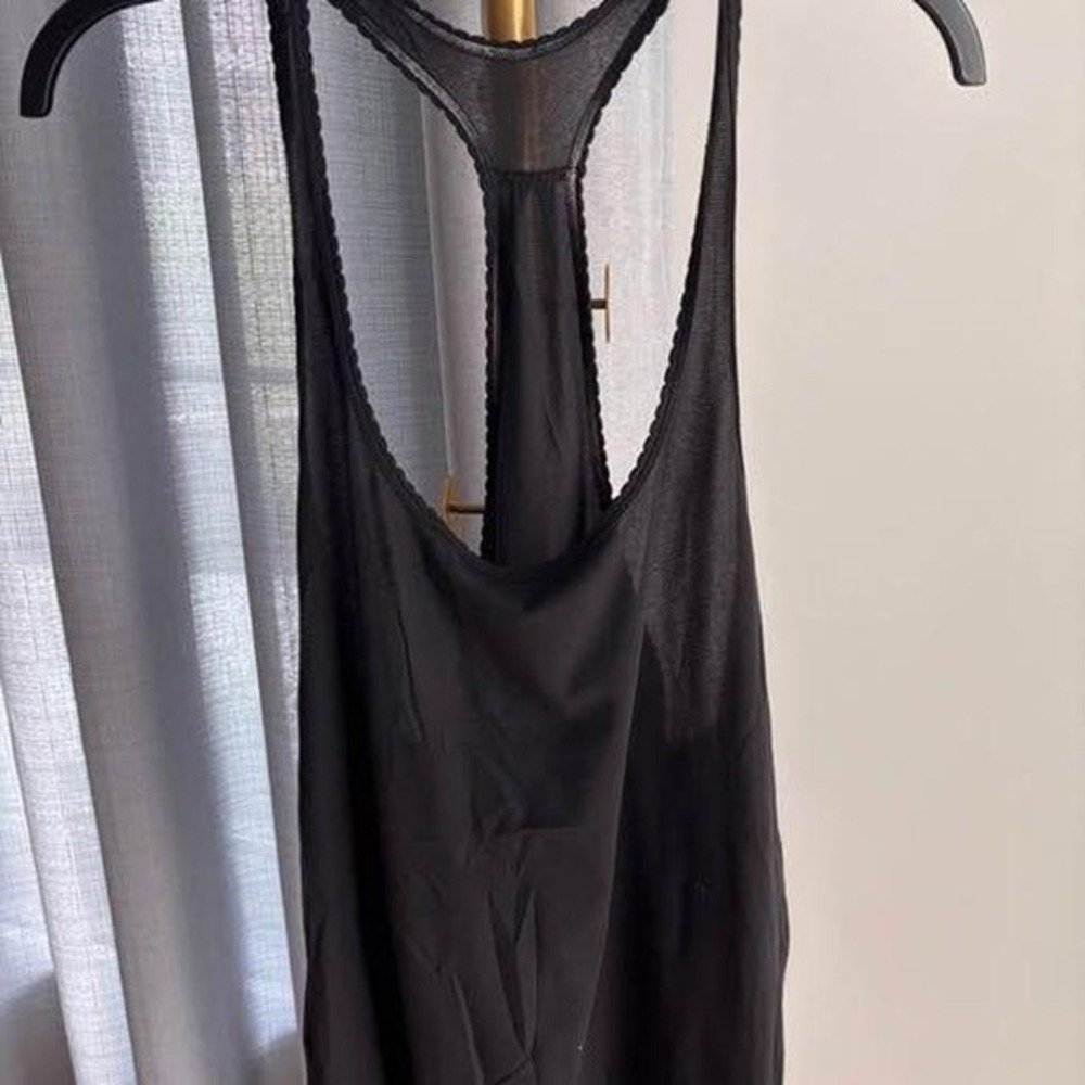 Lululemon Black Racerback Tank Top Scalloped‎ Trim T-Back Activewear Sleeveless